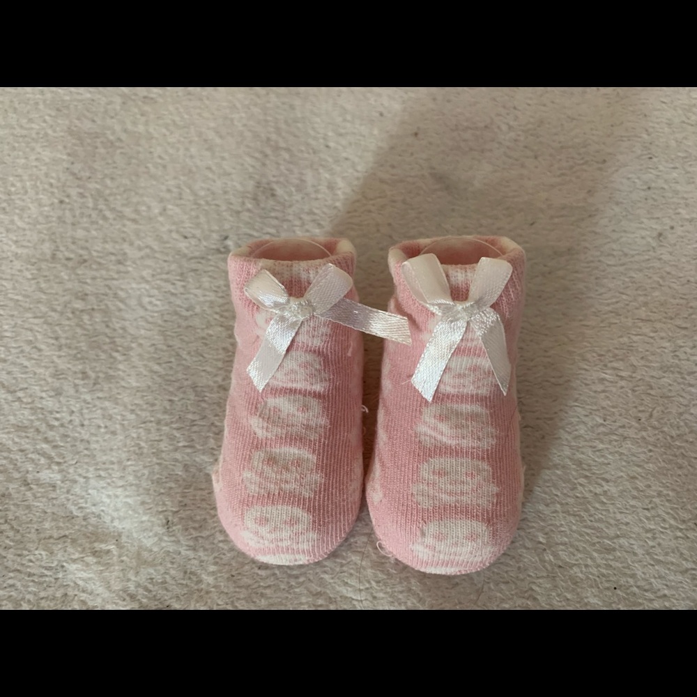pink skull socks